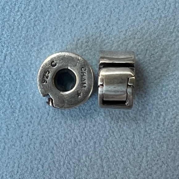 Chamilla, 925 Sterling silver . Set of (2) stoppers for charm bracelet. - Picture 3 of 3